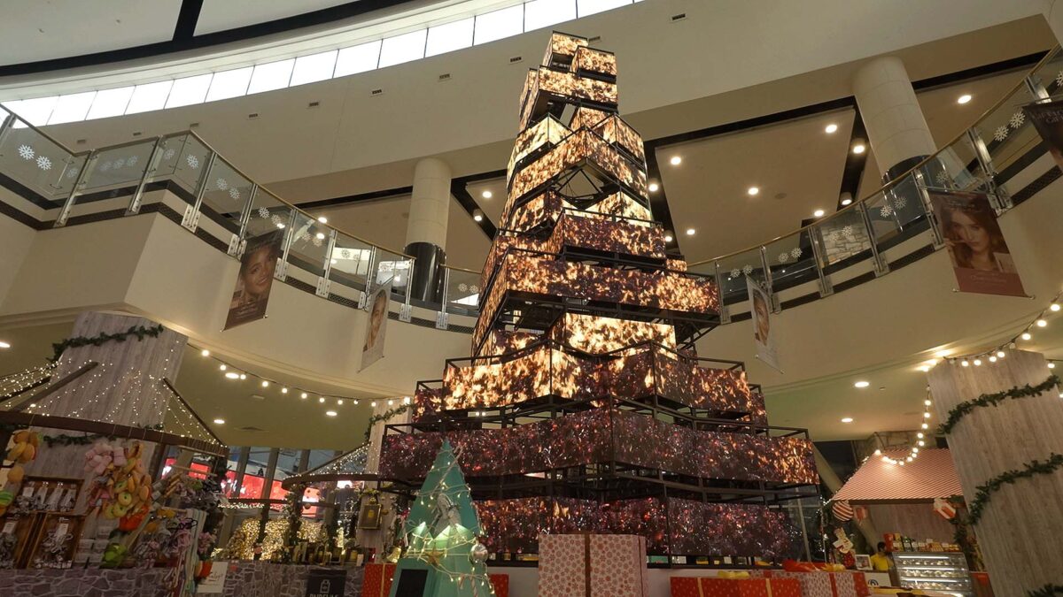 Mall of the Emirates Christmas Tree